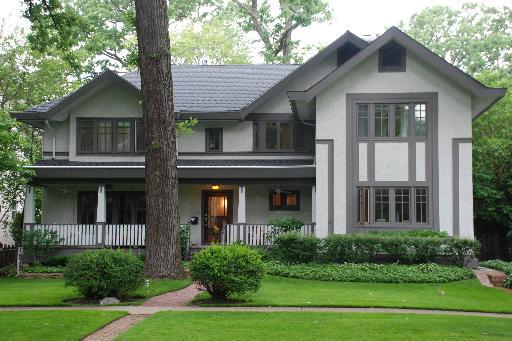 221 Woodbine Ave., Wilmette, IL 60091