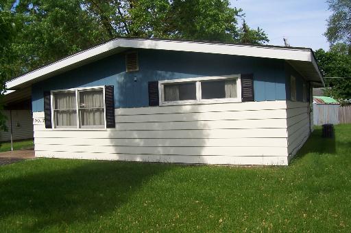 7 Roberts St., North Aurora, IL 60542