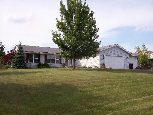 9736 Cherrywood Dr., Roscoe, IL 61073