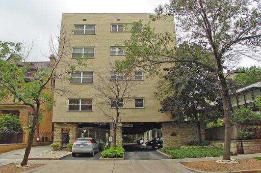 530 W Barry Ave. #3E, Chicago, IL 60657