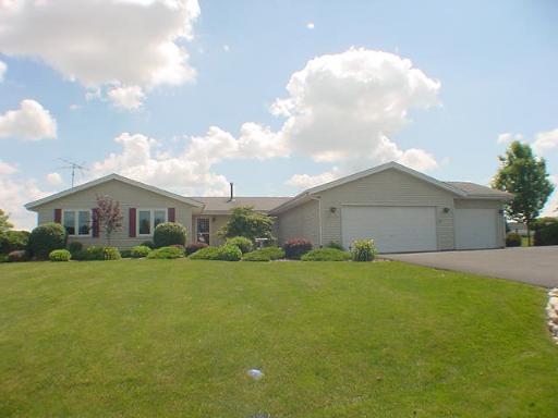6565 Sawmill Dr., Roscoe, IL 61073