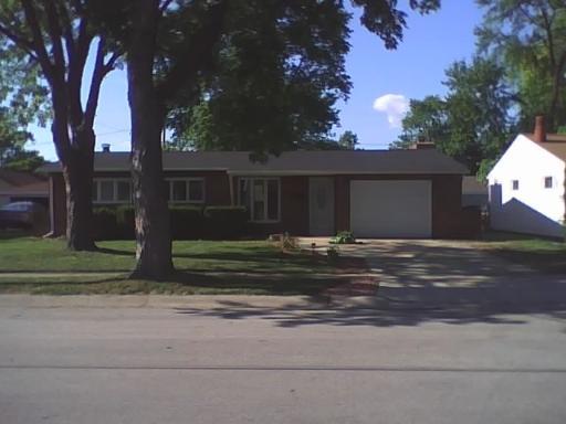 6 Bristol Ave., Romeoville, IL 60446