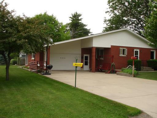 265 E Grant St., Leland, IL 60531