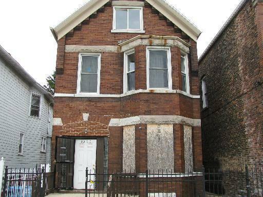 8555 S Escanaba Ave., Chicago, IL 60617
