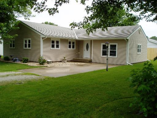 302 N Fifth St., Ashkum, IL 60911