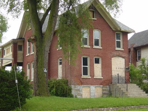 904 S 6th St., Rockford, IL 61104
