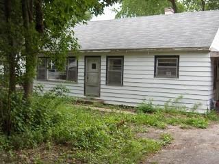 33124 Valley View Dr., Grayslake, IL 60030