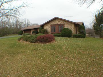 290 Balmoral Dr., Barrington, IL 60010