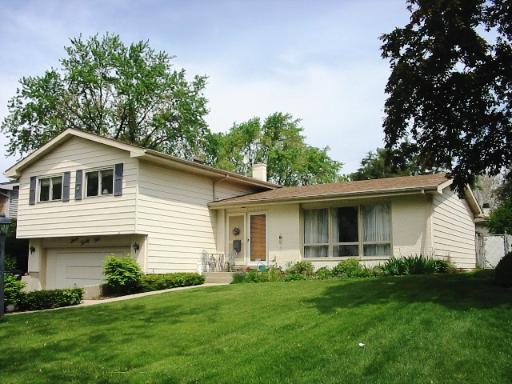 724 Hawthorn Cir., Lombard, IL 60148