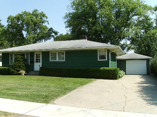 924 W Taylor, Dekalb, IL 60115