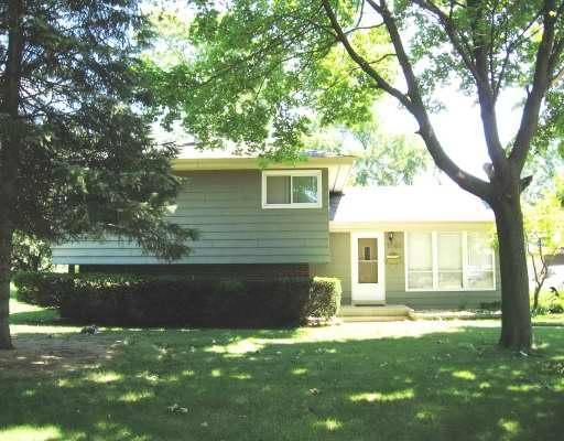 1665 Larry Ln., Glendale Heights, IL 60139