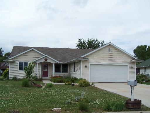 151 Valley View Dr., Seneca, IL 61360