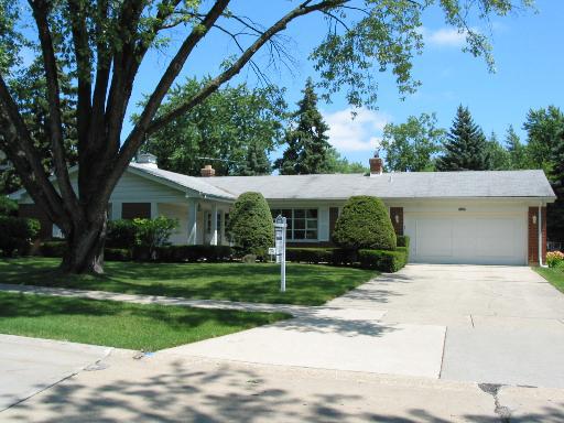 3104 Plum Island Dr., Northbrook, IL 60062
