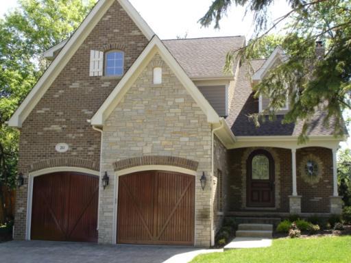 211 S Warwick Ave., Westmont, IL 60559