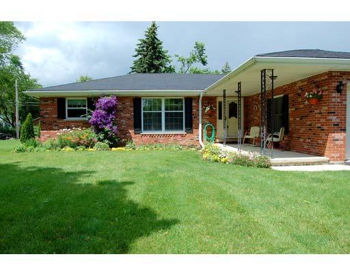 821 Marion Ave., Geneva, IL 60134