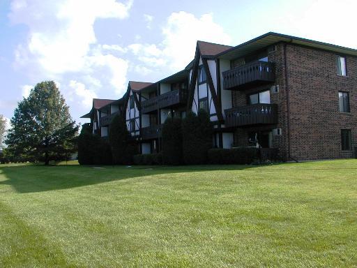 6 Crestview Ln. #7, Vernon Hills, IL 60061