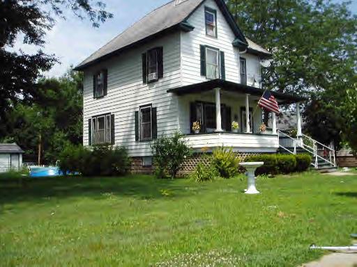 203 E Vine St., Piper City, IL 60959