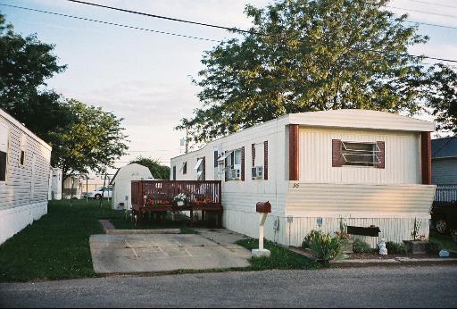 1111 Railroad St. #35, Sandwich, IL 60548