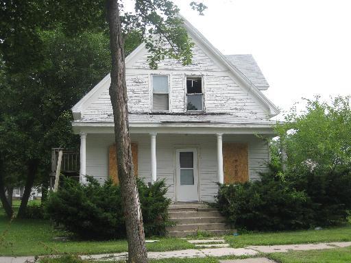 662 S Poplar Ave., Kankakee, IL 60901