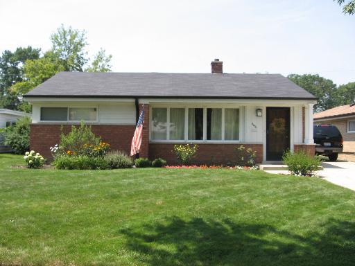 8206 N Ozark Ave., Niles, IL 60714