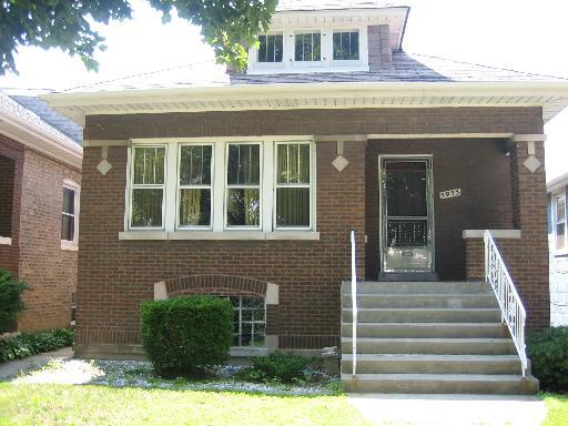 5935 W Eastwood Ave., Chicago, IL 60630