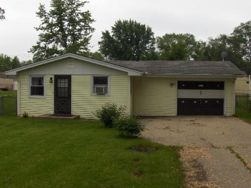841 Wood Ave., Machesney Park, IL 61115