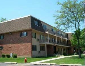 2412 W Algonquin Rd. #1, Rolling Meadows, IL 60008