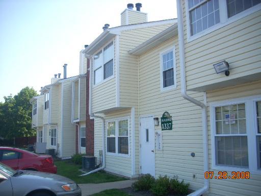 1337 E Wyndham Cir. #102, Palatine, IL 60074