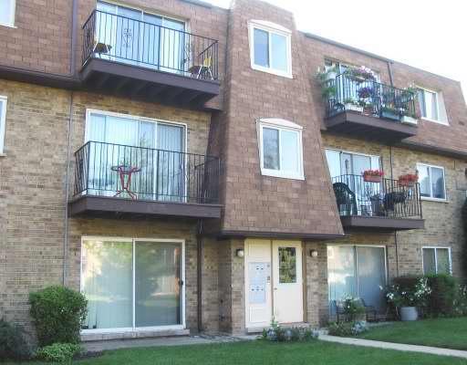 9429 Bay Colony Dr. #1N, Des Plaines, IL 60016