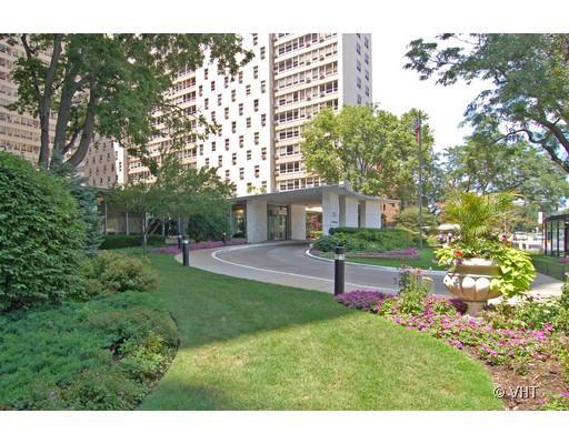 3950 N Lake Shore Dr. #328E, Chicago, IL 60613