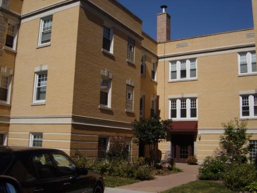 6703 W 21st St. #204, Berwyn, IL 60402