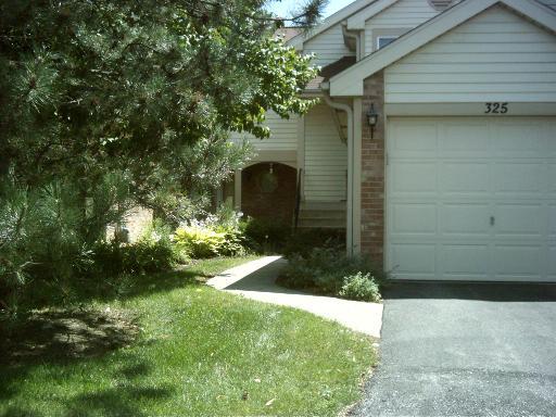 325 Grissom Ct., Hoffman Estates, IL 60169