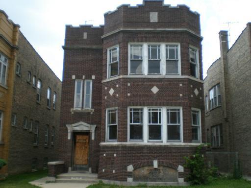 8218 S May St., Chicago, IL 60620