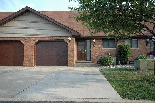 1910 Heatherway Ln. #15, New Lenox, IL 60451