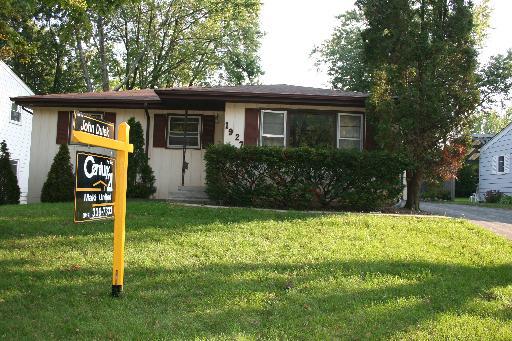 1927 Herbert Dr., Waukegan, IL 60087