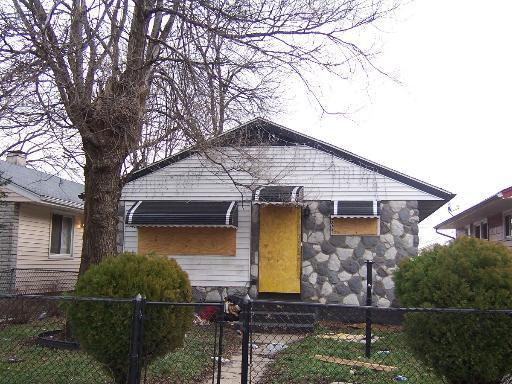 14825 Maplewood Ave., Harvey, IL 60426