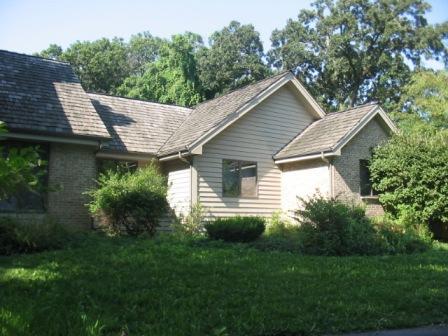 11N225 Weldwood Dr, Elgin, IL 60123