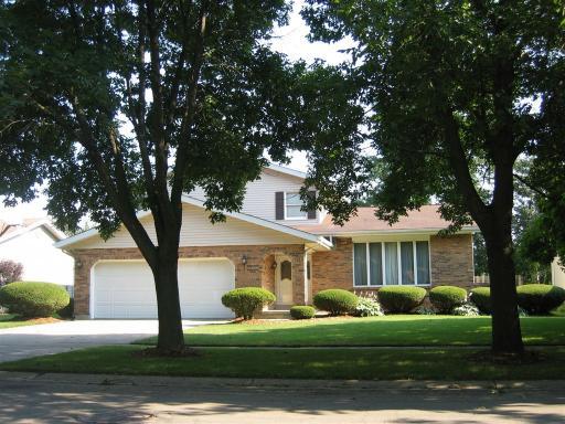 129 Hickory St., Oswego, IL 60543
