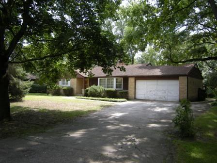 285 Meadowbrook Dr., Northfield, IL 60093