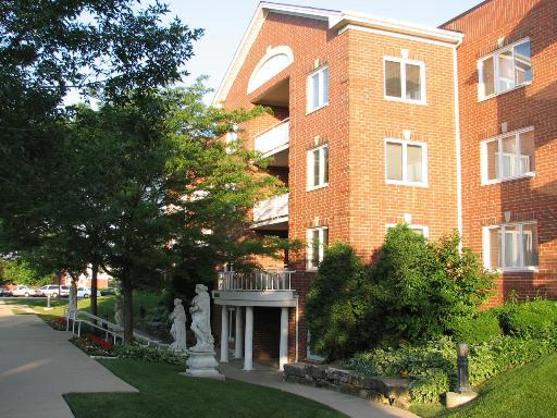 8650 N Shermer Rd. #101, Niles, IL 60714