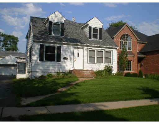 1024 S 6th Ave., La Grange, IL 60525