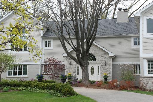 256 Meadowbrook Dr., Northfield, IL 60093