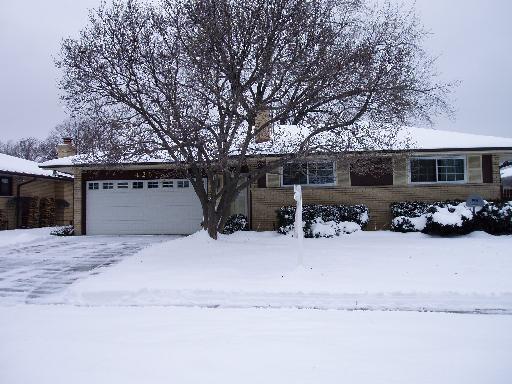426 Sandy Ln., Des Plaines, IL 60016