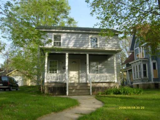952 Grant Ave., Rockford, IL 61103