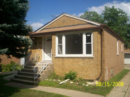 295 Oglesby Ave., Calumet City, IL 60409