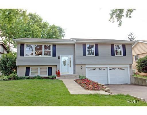 305 E Des Moines Ave., Westmont, IL 60559