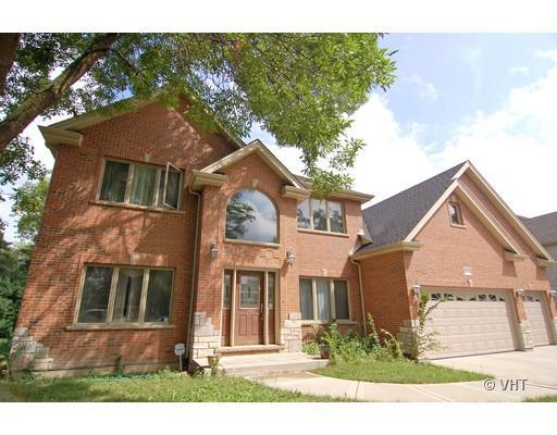 9555 N Greenwood Dr., Des Plaines, IL 60016