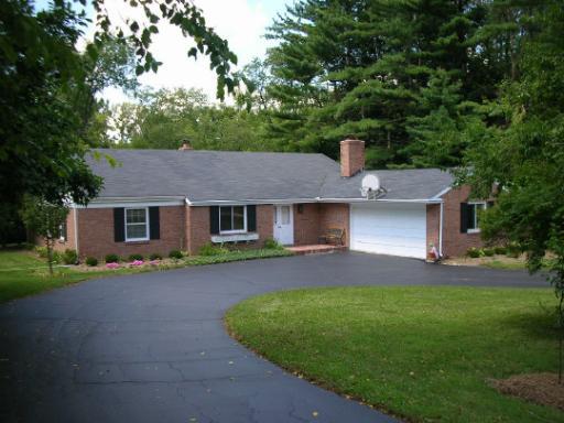 2792 Cheroakwood Ln., Rockford, IL 61114