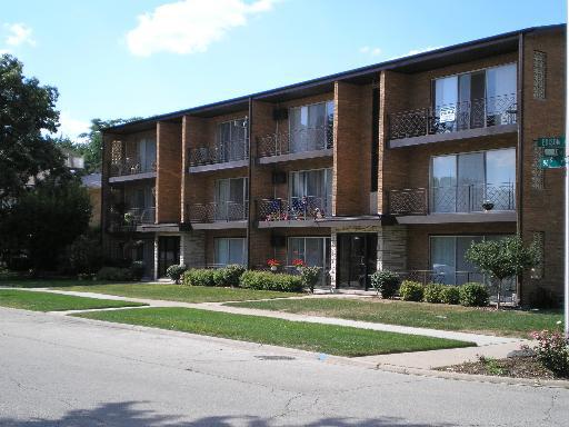 5334 W 96st St. #303, Oak Lawn, IL 60453