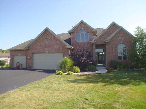 220 Starfire Rd., Poplar Grove, IL 61065